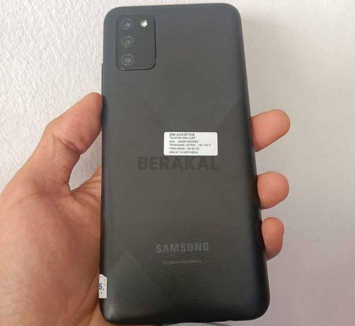 Cek Tipe HP Samsung di Body Belakang Cek Tipe HP Samsung di Body Belakang